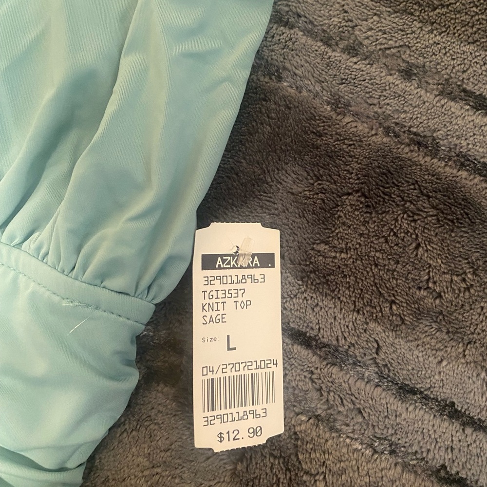 Top - Picture 2 of 3